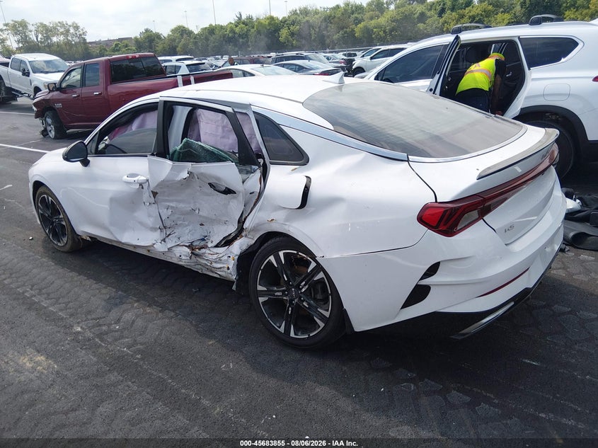 2024 KIA K5 auction photo 3
