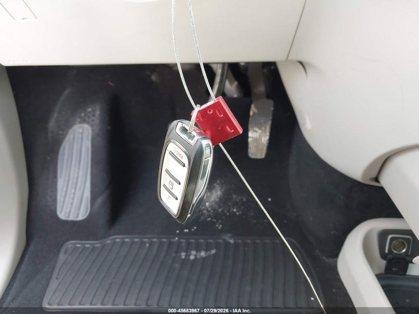 CHRYSLER VOYAGER 2020 VIN 2C4RC1AG2LR146247