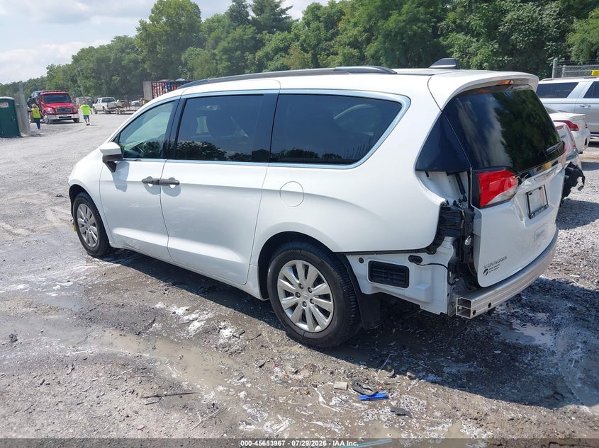 2020 CHRYSLER VOYAGER auction photo 3