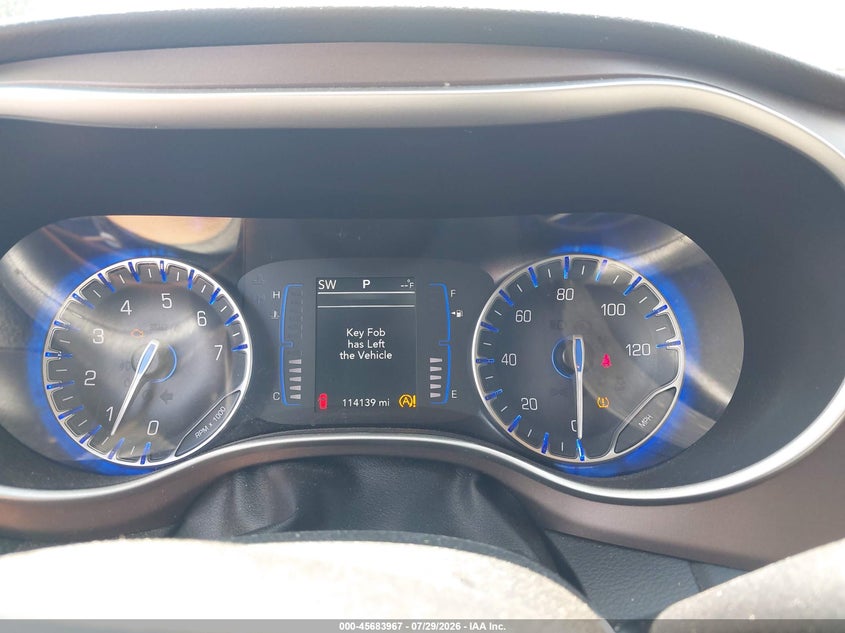 2020 CHRYSLER VOYAGER auction photo 7