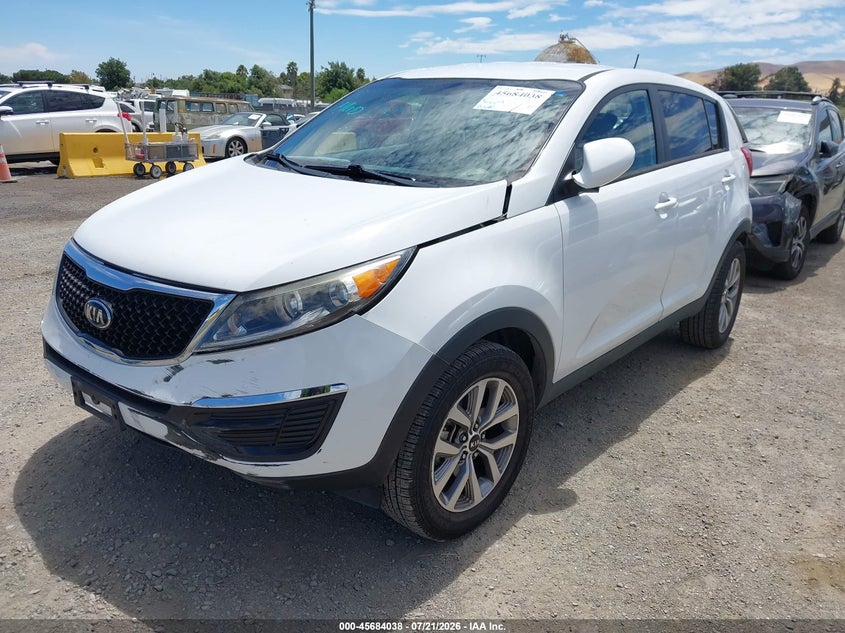 2015 Kia Sportage, Front & Rear, IAAI, VIN KNDPB3AC0F7691520 — photo 2
