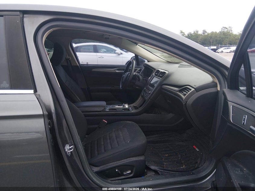 2018 FORD FUSION auction photo 5