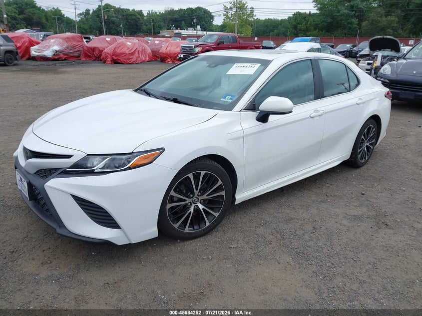 2018 TOYOTA CAMRY auction photo 2