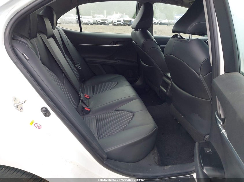 2018 TOYOTA CAMRY auction photo 8