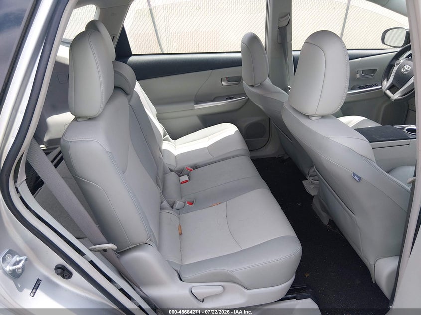 2012 TOYOTA PRIUS V auction photo 8