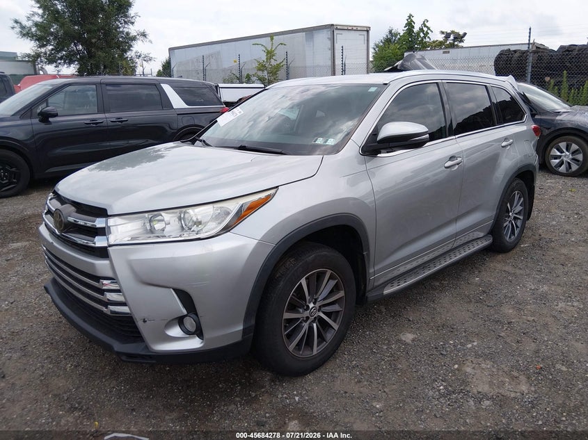 2018 Toyota Highlander Xle VIN: 5TDJZRFH3JS550299 Lot: 45684278