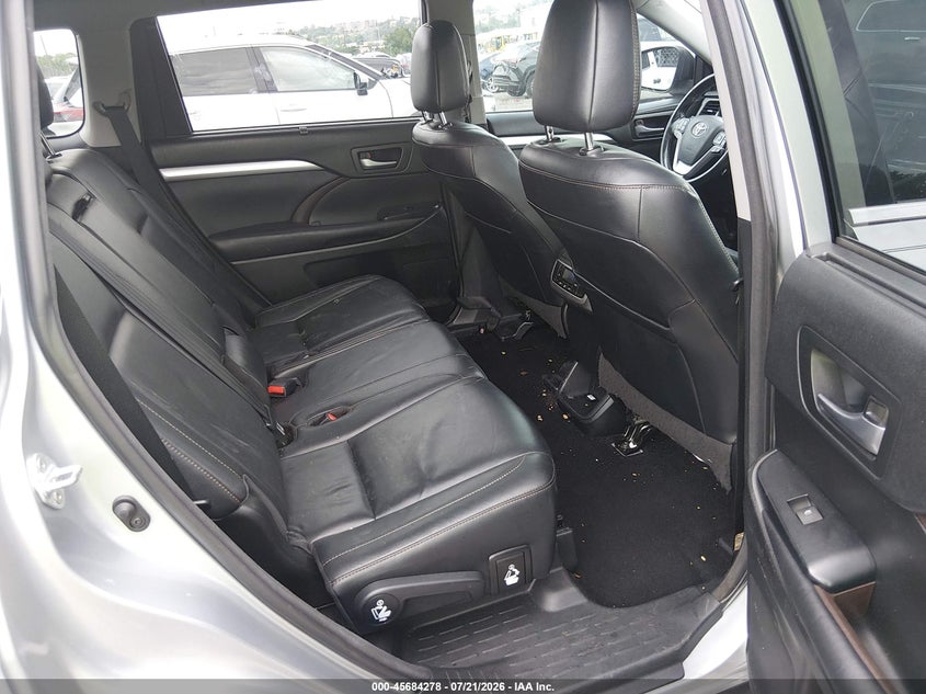 2018 Toyota Highlander Xle VIN: 5TDJZRFH3JS550299 Lot: 45684278