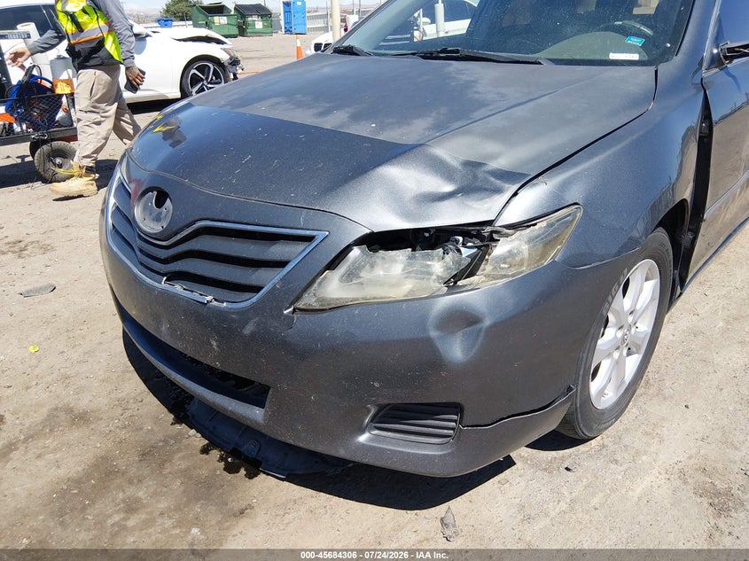 2011 TOYOTA CAMRY auction photo 6