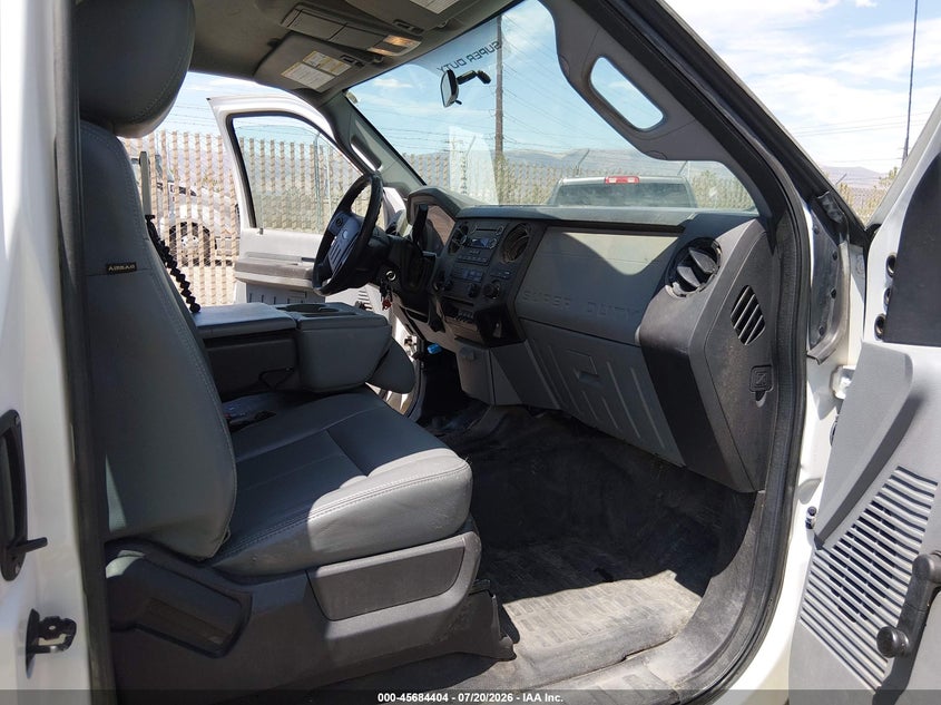2015 FORD F-350 CHASSIS auction photo 5