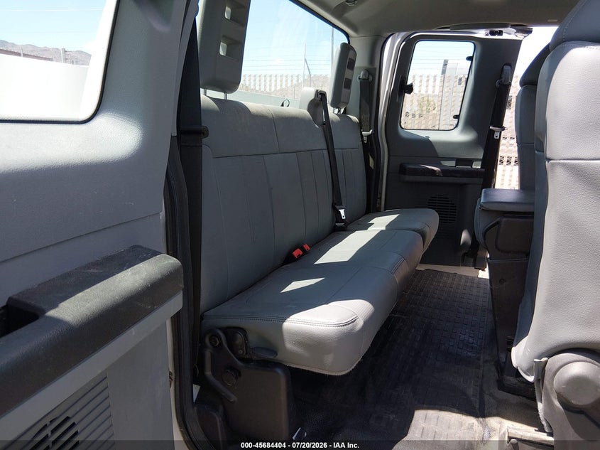 2015 FORD F-350 CHASSIS auction photo 8