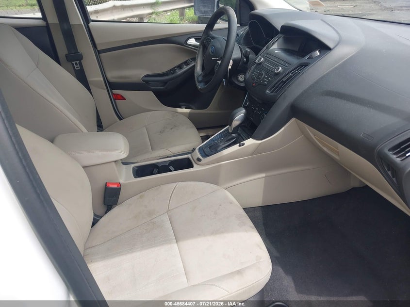 2018 Ford Focus Se VIN: 1FADP3F22JL246996 Lot: 45684407