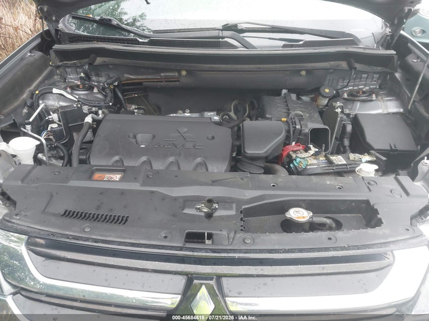 2018 Mitsubishi Outlander Le VIN: JA4AZ3A35JZ065261 Lot: 45684618
