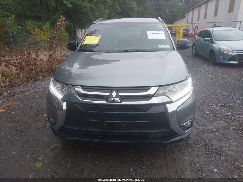 2018 Mitsubishi Outlander Le VIN: JA4AZ3A35JZ065261 Lot: 45684618