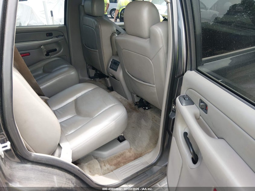 2004 CHEVROLET TAHOE auction photo 8