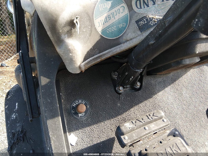2009 E-Z GO GOLF CART auction photo 2