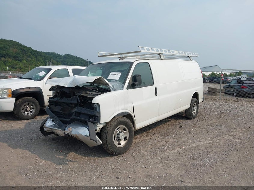 2023 CHEVROLET EXPRESS CARGO auction photo 2