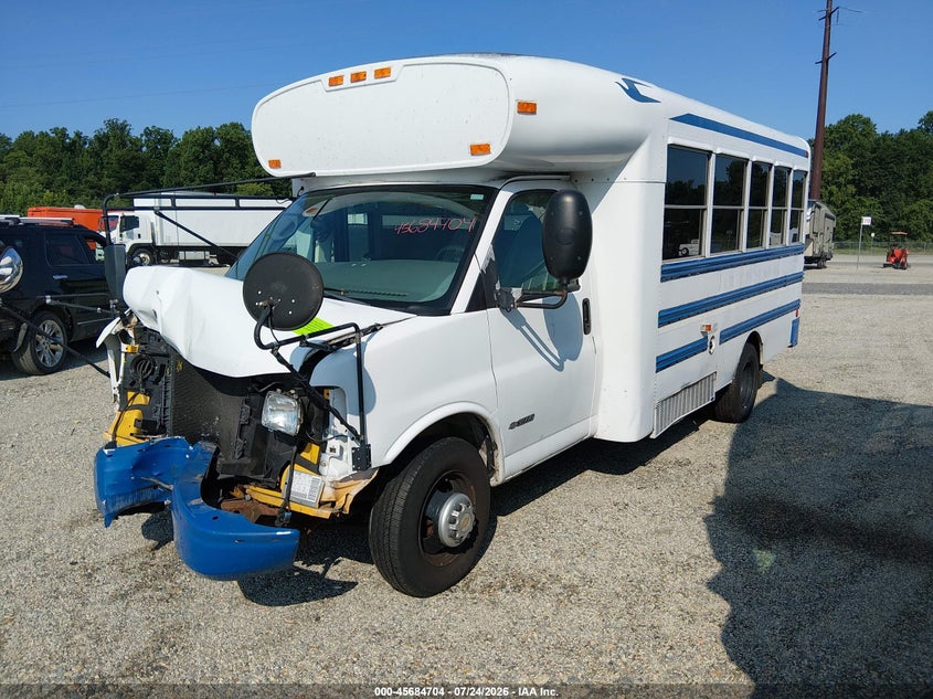 2005 CHEVROLET BUS EXPRESS CUTAWAY auction photo 2