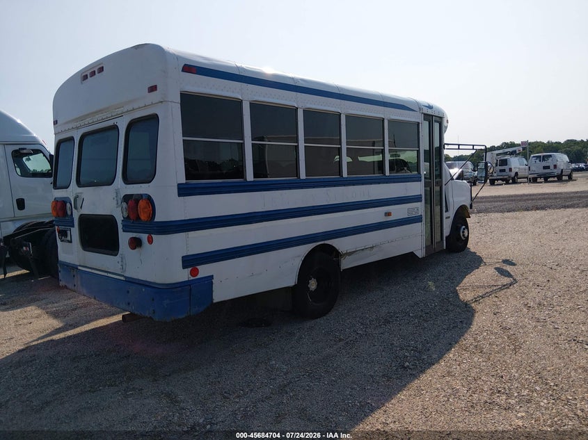 2005 CHEVROLET BUS EXPRESS CUTAWAY auction photo 4
