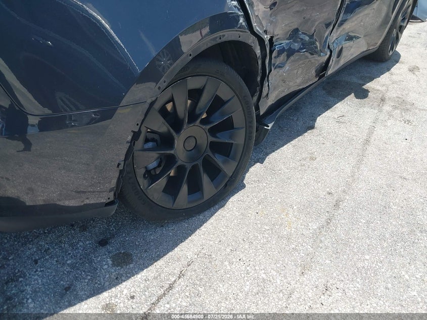 2024 Tesla Model Y Long Range Dual Motor All-Wheel Drive VIN: 7SAYGDEE2RA255659 Lot: 45684900