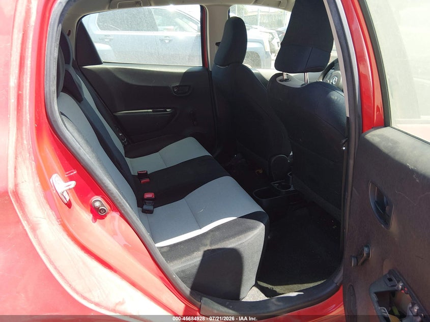 2012 TOYOTA YARIS auction photo 8