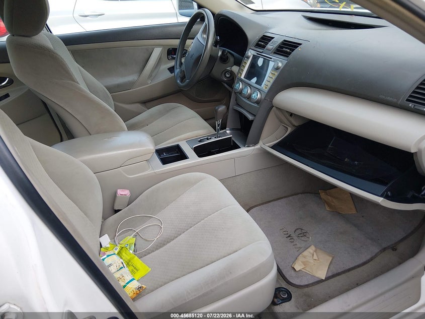 2009 TOYOTA CAMRY auction photo 5