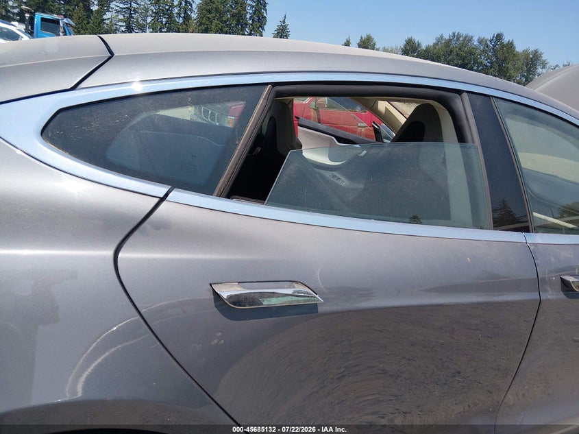 2014 Tesla Model S P85 VIN: 5YJSA1H15EFP32710 Lot: 45685132
