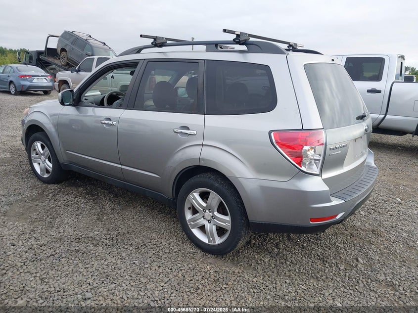 2010 SUBARU FORESTER auction photo 3
