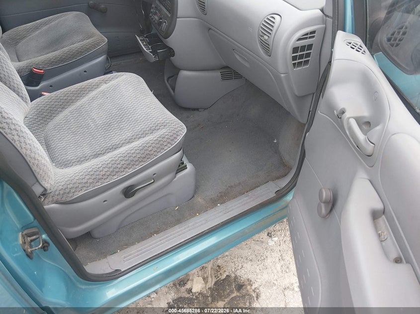1998 PLYMOUTH VOYAGER auction photo 5