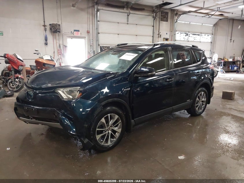 2017 Toyota RAV 4, Удар спереду, IAAI, VIN JTMRJREVXHD136833 — фото 2