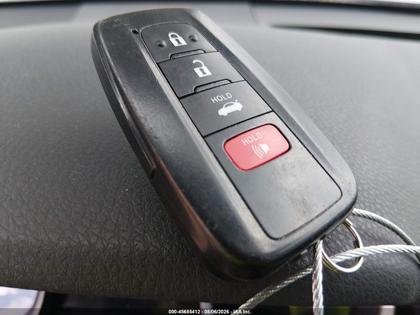 TOYOTA CAMRY - zdjęcie 11