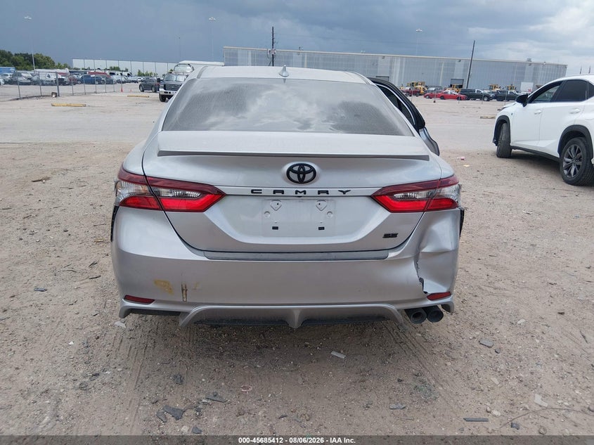 TOYOTA CAMRY - zdjęcie 16