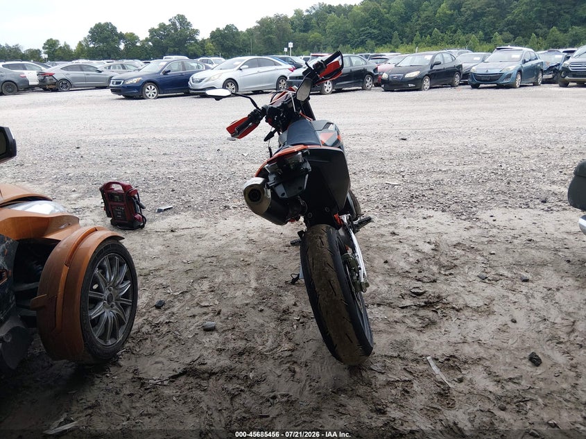 2026 Ktm 690 Smc (Canada) VIN: VBKLSX407TM786255 Lot: 45685456
