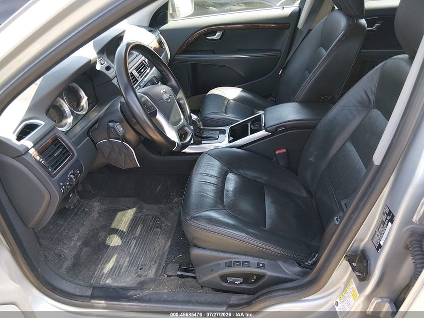 2013 VOLVO XC70 auction photo 5
