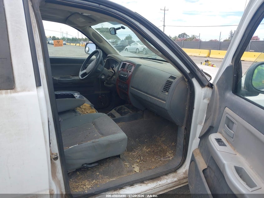 2005 DODGE DAKOTA auction photo 5