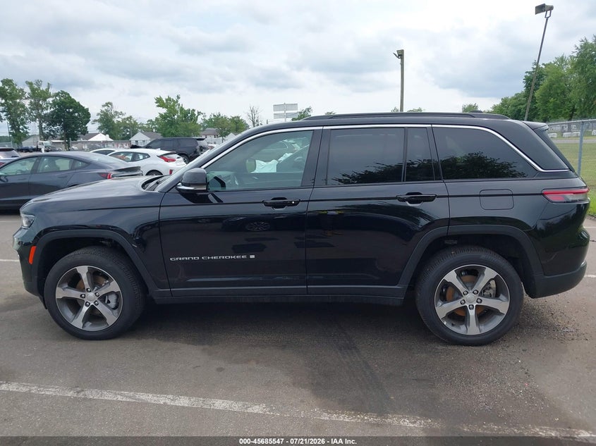 JEEP GRAND CHEROKEE - zdjęcie 14