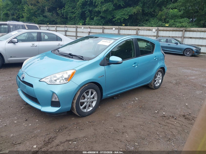 2013 TOYOTA PRIUS C auction photo 2