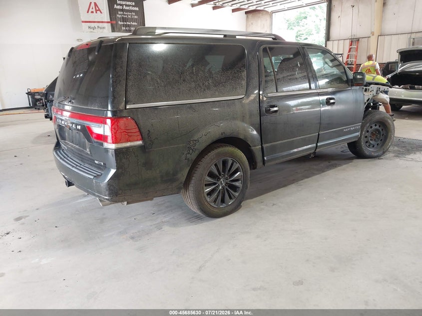 2015 LINCOLN NAVIGATOR L auction photo 4