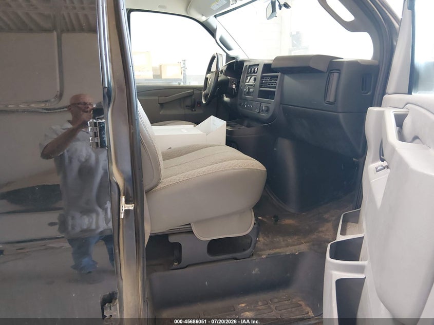 2018 CHEVROLET EXPRESS 2500 auction photo 5