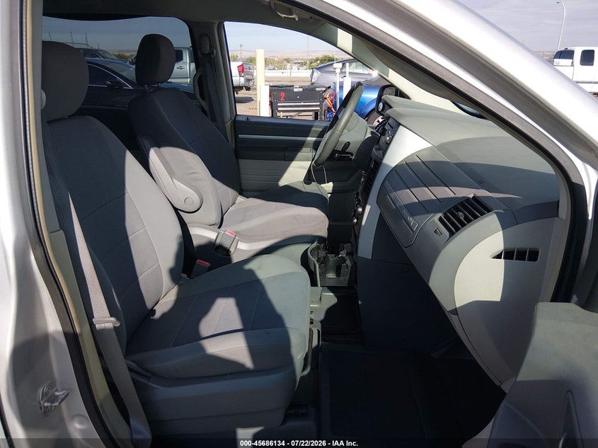 2009 DODGE GRAND CARAVAN auction photo 5