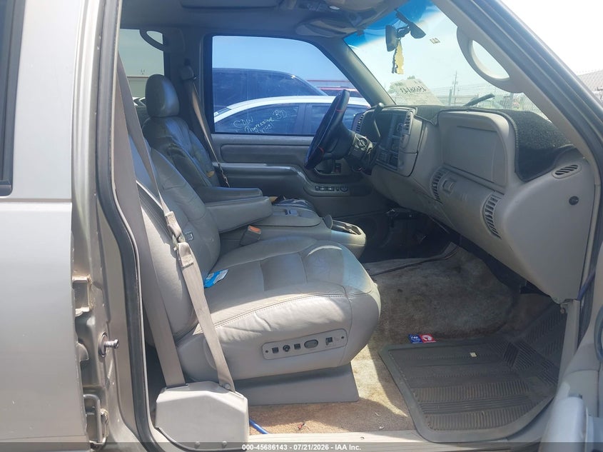 1999 GMC YUKON auction photo 5