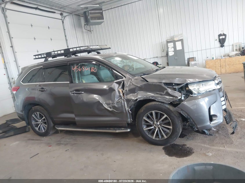 TOYOTA HIGHLANDER - zdjęcie 13