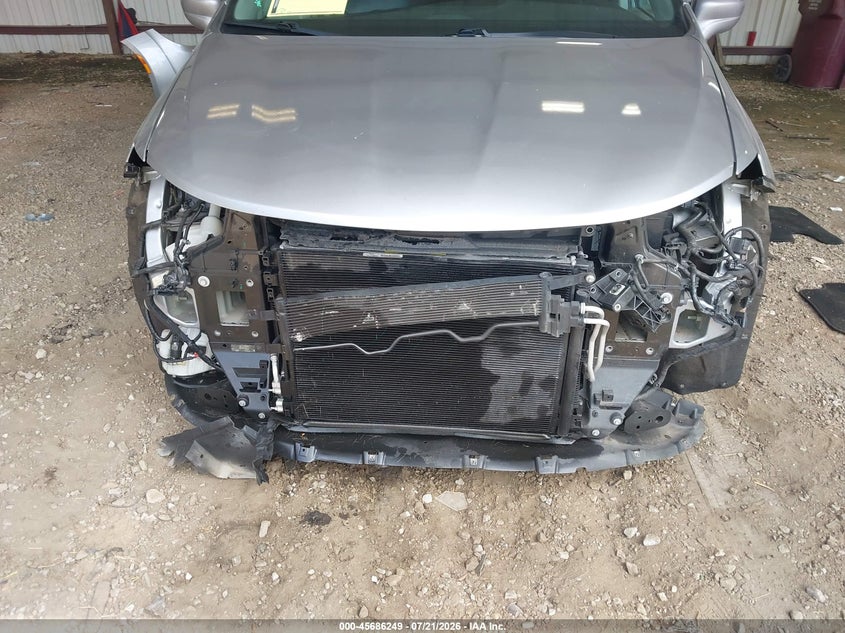 2019 CHRYSLER PACIFICA auction photo 6