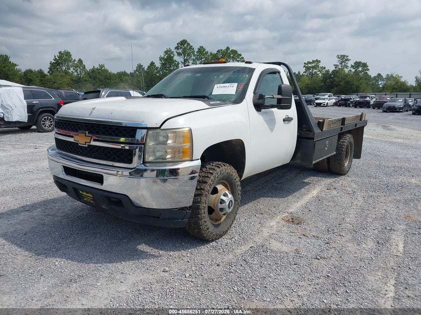 2013 CHEVROLET SILVERADO 3500HD CHASSIS auction photo 1