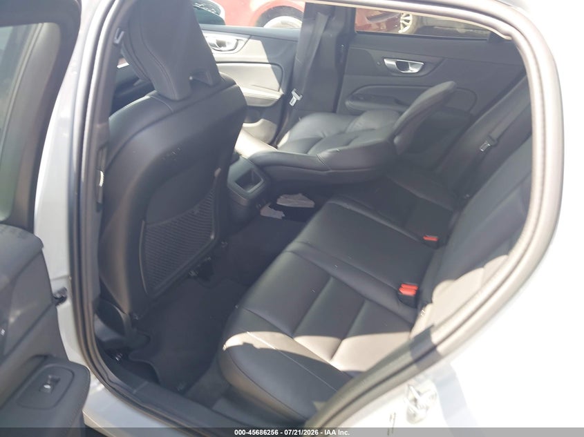2025 VOLVO V60 CROSS COUNTRY auction photo 8