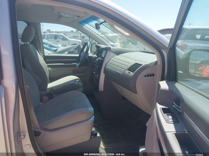 2009 DODGE GRAND CARAVAN auction photo 5