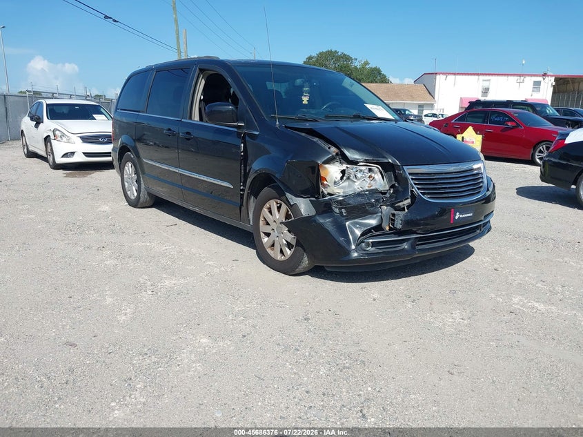 2014 CHRYSLER TOWN & COUNTRY auction photo 1