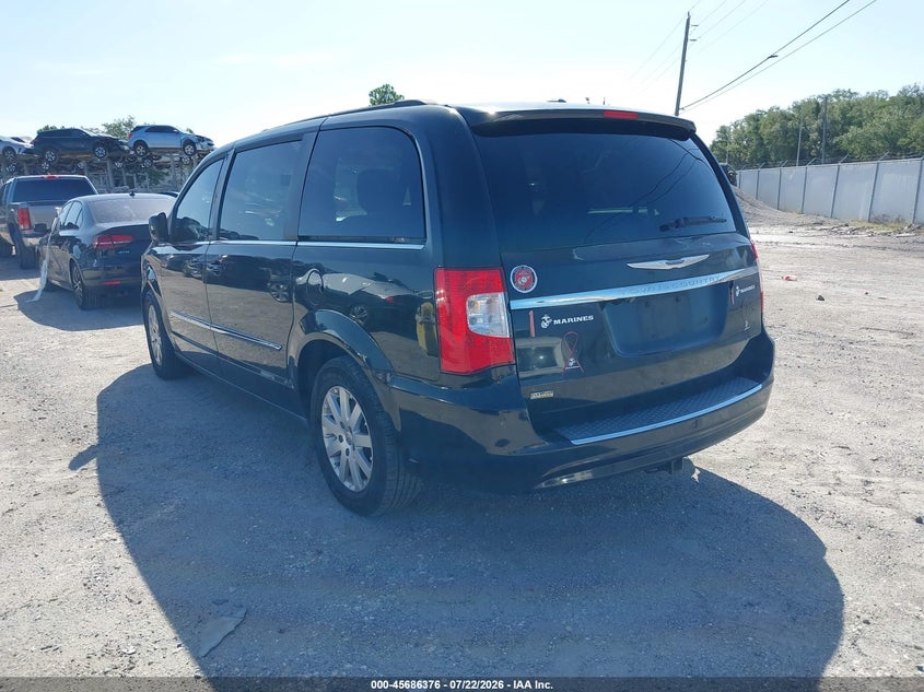 2014 CHRYSLER TOWN & COUNTRY auction photo 3