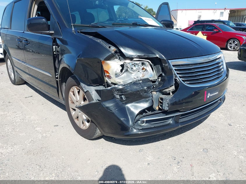 2014 CHRYSLER TOWN & COUNTRY auction photo 6