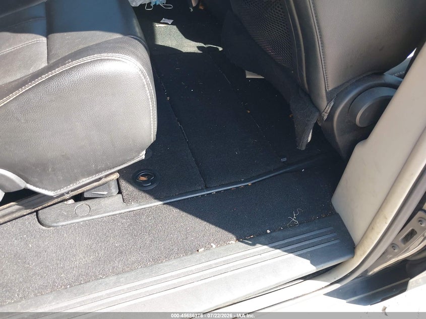 2014 CHRYSLER TOWN & COUNTRY auction photo 8