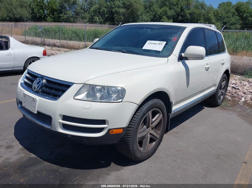 2004 VOLKSWAGEN TOUAREG auction photo 2